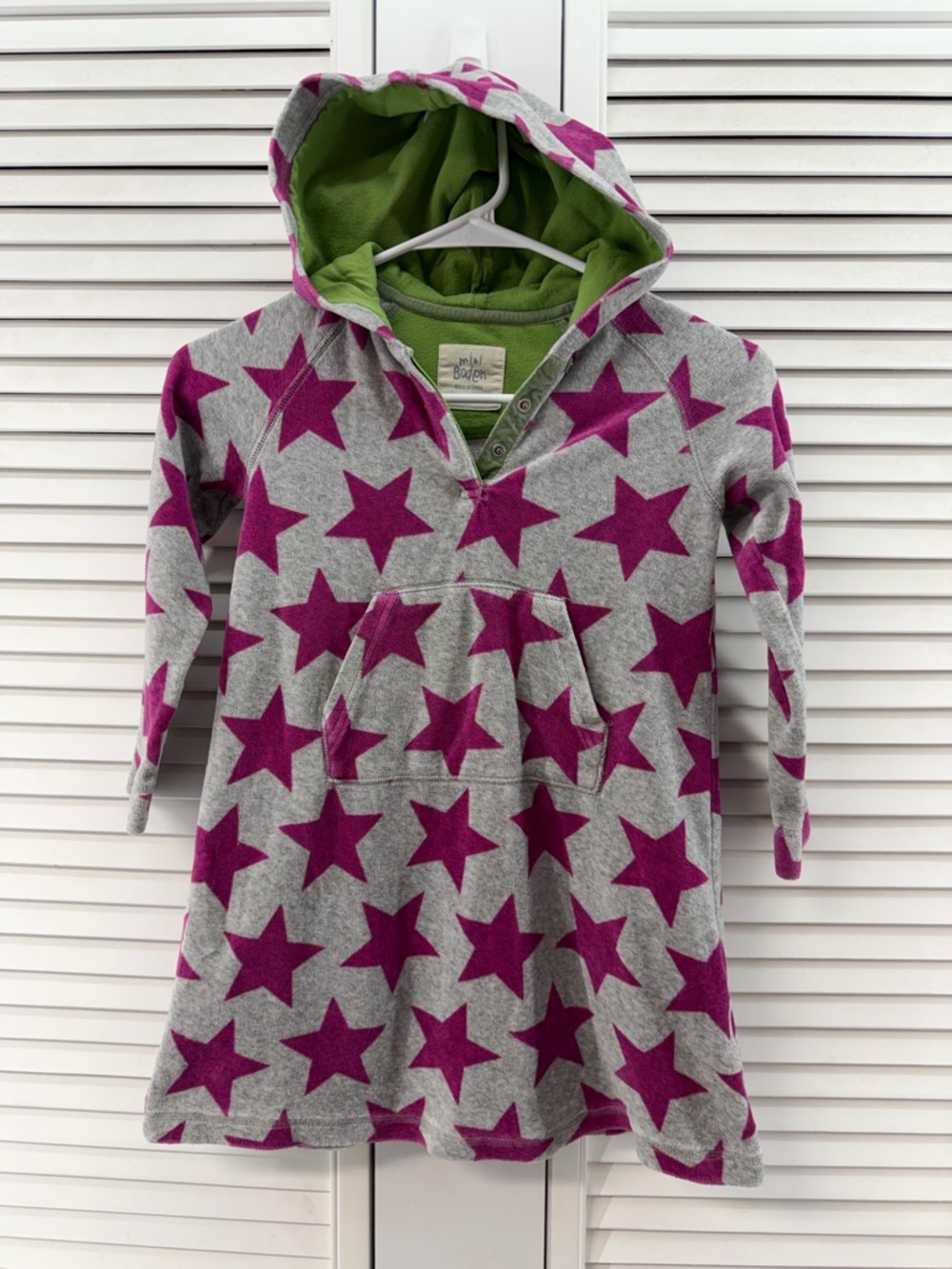 Mini Boden size 5/6 grey Velour Hooded Pocket Dress with stars